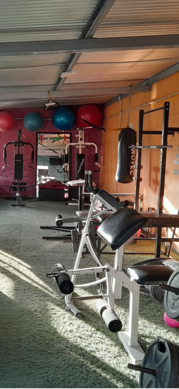 Entrenadora en el gimnasio
